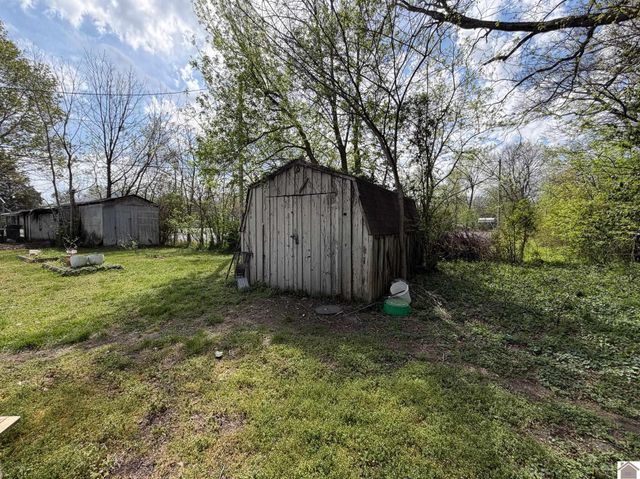 406 4th Street, Hardin, KY 42048