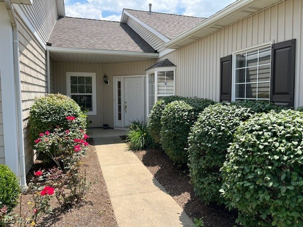 4374 Forest Glen Avenue NW, Massillon, OH 44647