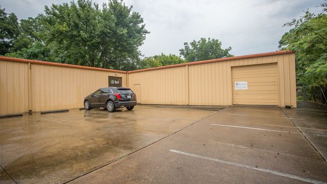 1322 Record Crossing Road, Dallas, TX 75235