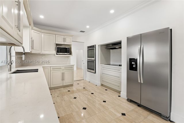 9365 SW 142nd St 9635, Miami, FL 33176
