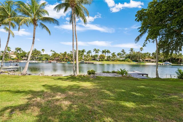 9365 SW 142nd St 9635, Miami, FL 33176