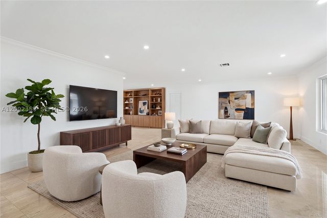 9365 SW 142nd St 9635, Miami, FL 33176