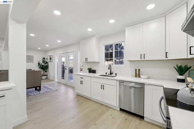 41330 Roberts Ave, Fremont, CA 94538