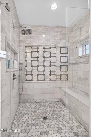 220 Brittany Place, Niskayuna, NY 12309