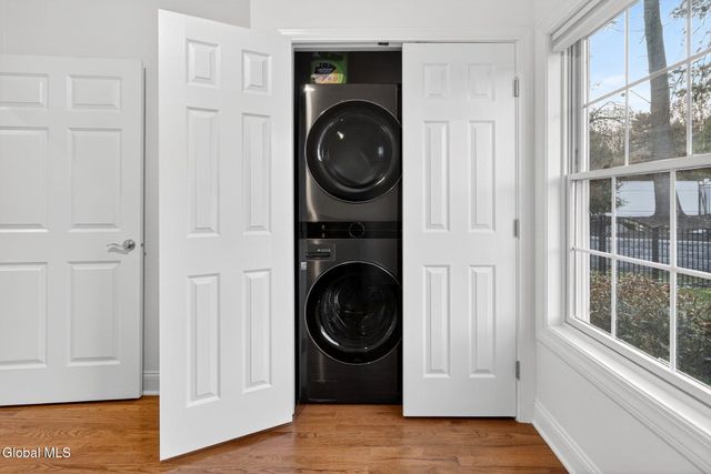 220 Brittany Place, Niskayuna, NY 12309