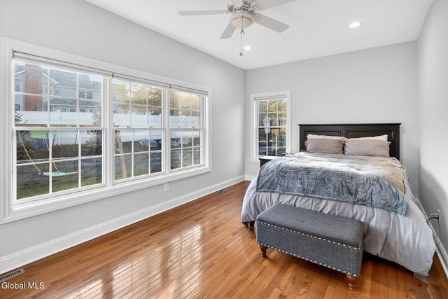 220 Brittany Place, Niskayuna, NY 12309