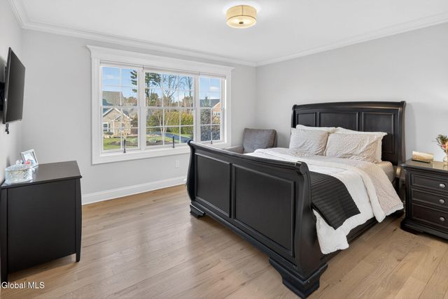 220 Brittany Place, Niskayuna, NY 12309