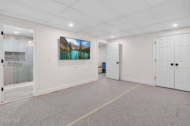 220 Brittany Place, Niskayuna, NY 12309