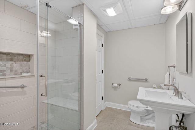 220 Brittany Place, Niskayuna, NY 12309