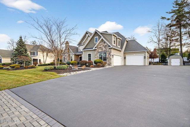 220 Brittany Place, Niskayuna, NY 12309