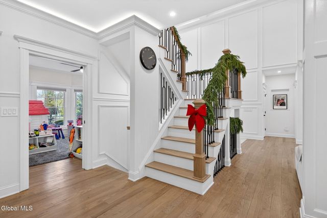 220 Brittany Place, Niskayuna, NY 12309