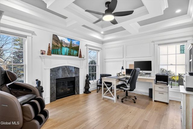 220 Brittany Place, Niskayuna, NY 12309