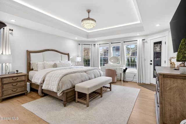 220 Brittany Place, Niskayuna, NY 12309