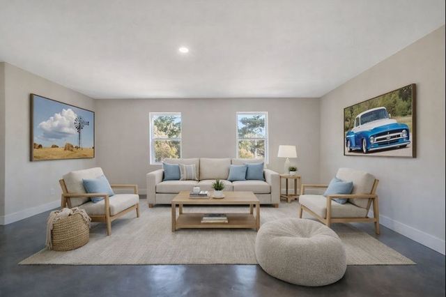 2005 Beaver Ridge Dr, White Bluff, TN 37187