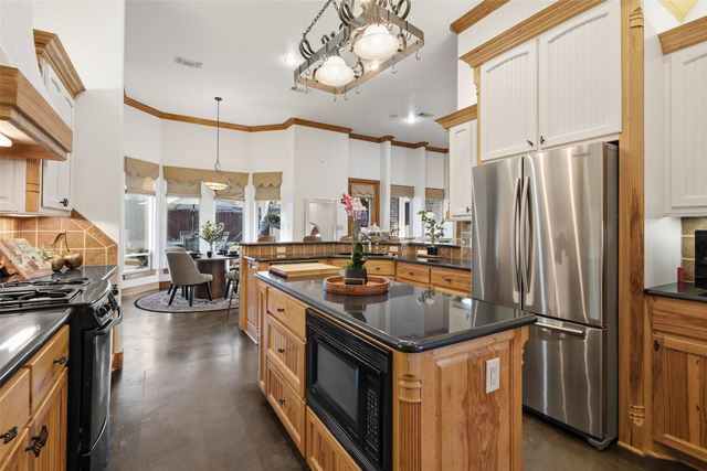2609 Fair Oaks Circle, Sherman, TX 75092