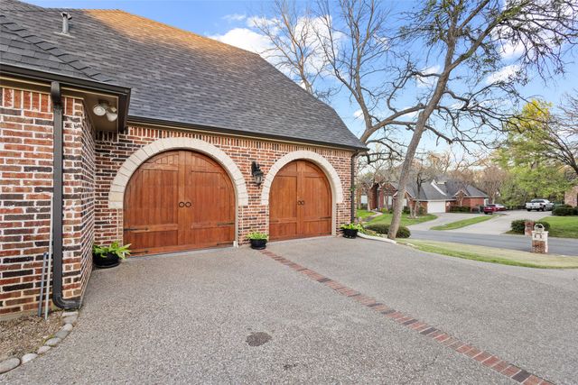 2609 Fair Oaks Circle, Sherman, TX 75092