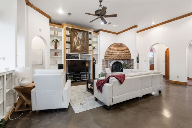 2609 Fair Oaks Circle, Sherman, TX 75092