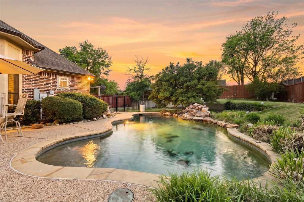 2609 Fair Oaks Circle, Sherman, TX 75092