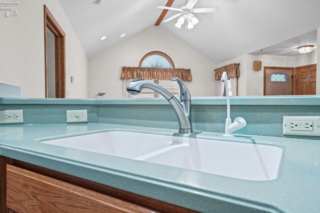 1313 Columbus Ave Unit C, Fostoria, OH 44830