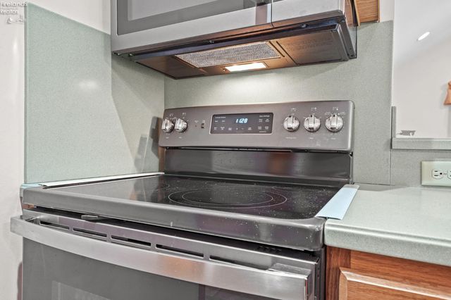 1313 Columbus Ave Unit C, Fostoria, OH 44830