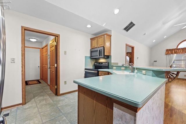 1313 Columbus Ave Unit C, Fostoria, OH 44830