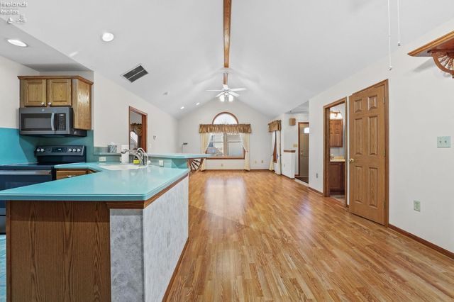 1313 Columbus Ave Unit C, Fostoria, OH 44830