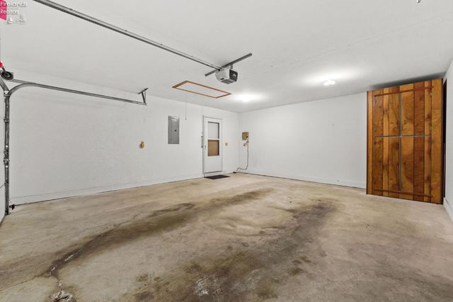 1313 Columbus Ave Unit C, Fostoria, OH 44830