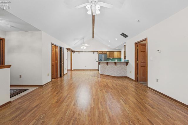 1313 Columbus Ave Unit C, Fostoria, OH 44830