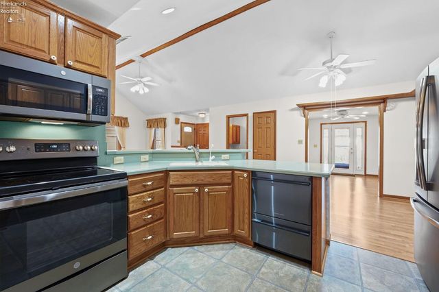 1313 Columbus Ave Unit C, Fostoria, OH 44830