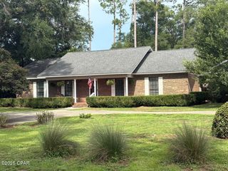 2802 Jackson Bluff Road, Marianna, FL 32446