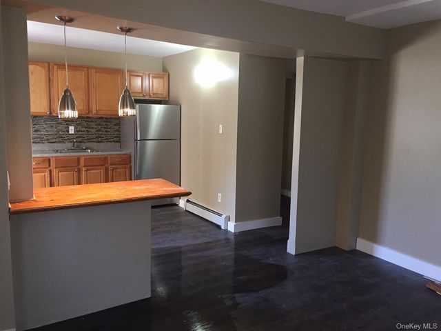 36 Cooper Street, Babylon, NY 11702