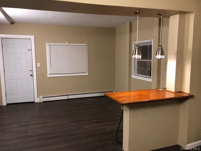 36 Cooper Street, Babylon, NY 11702