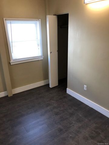 36 Cooper Street, Babylon, NY 11702