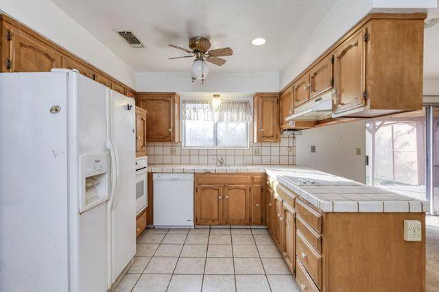 1468 Morris Avenue, Clovis, CA 93611