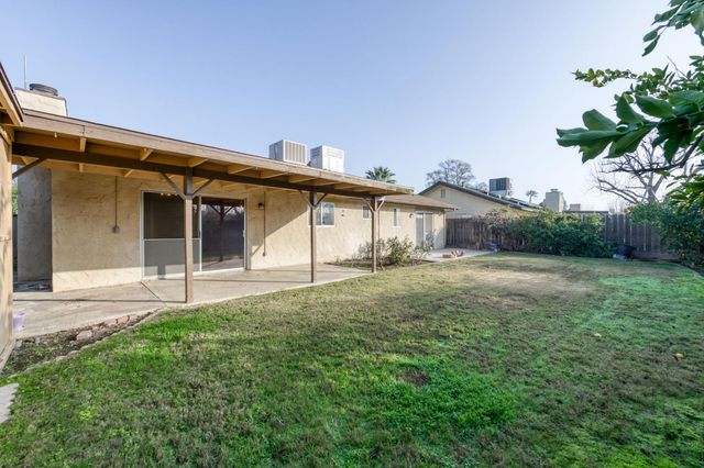 1468 Morris Avenue, Clovis, CA 93611