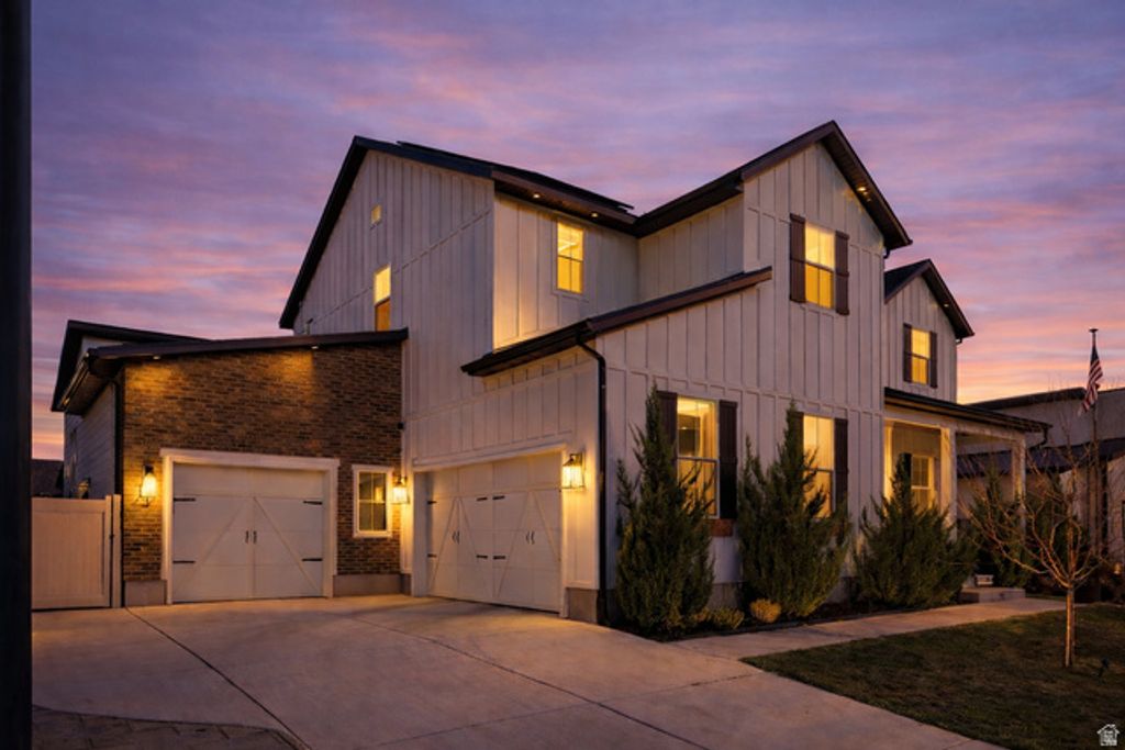 Image 2 of property listing at 4772 W THORNTREE LN, Herriman, UT 84096