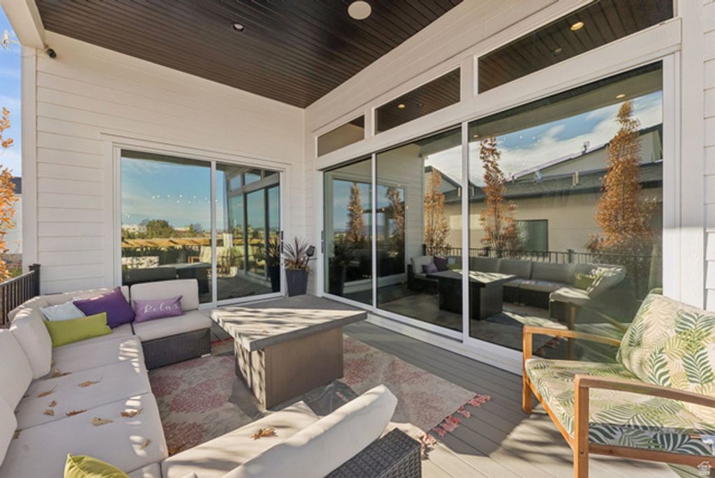 Image 16 of property listing at 4772 W THORNTREE LN, Herriman, UT 84096