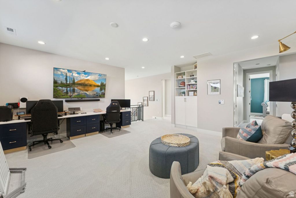 Image 25 of property listing at 4772 W THORNTREE LN, Herriman, UT 84096