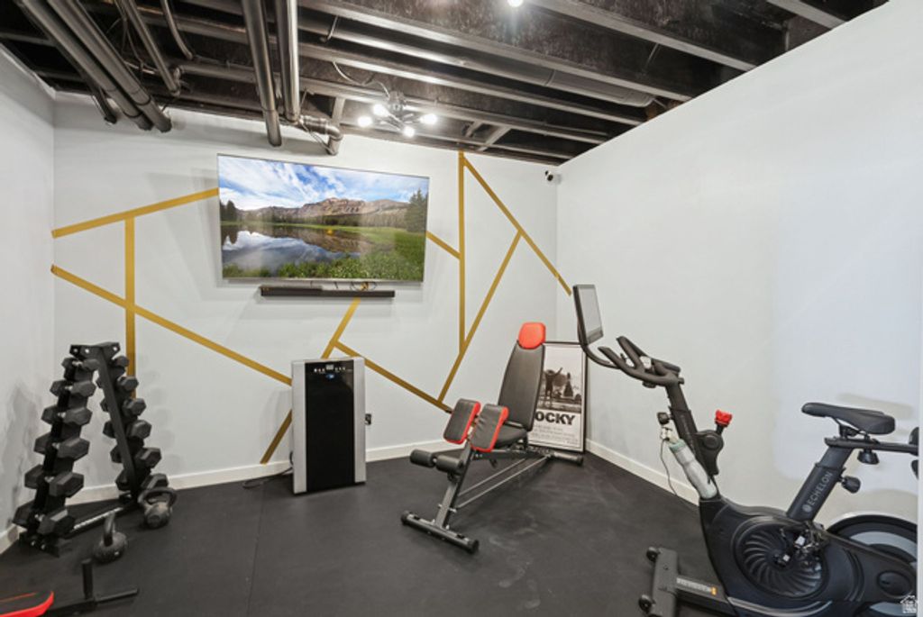 Image 40 of property listing at 4772 W THORNTREE LN, Herriman, UT 84096