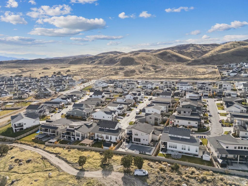 Image 59 of property listing at 4772 W THORNTREE LN, Herriman, UT 84096