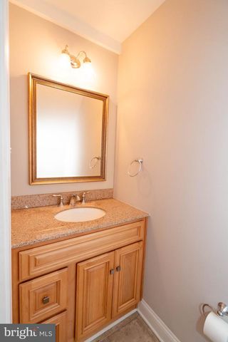 19 E BROAD ST #B-1, Trumbauersville, PA 18970