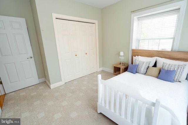 19 E BROAD ST #B-1, Trumbauersville, PA 18970