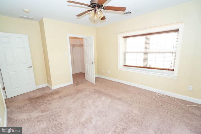 19 E BROAD ST #B-1, Trumbauersville, PA 18970