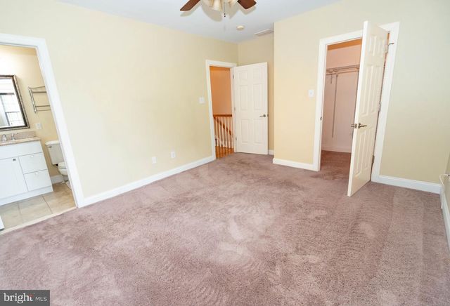 19 E BROAD ST #B-1, Trumbauersville, PA 18970