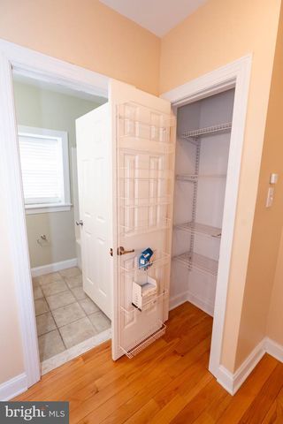19 E BROAD ST #B-1, Trumbauersville, PA 18970