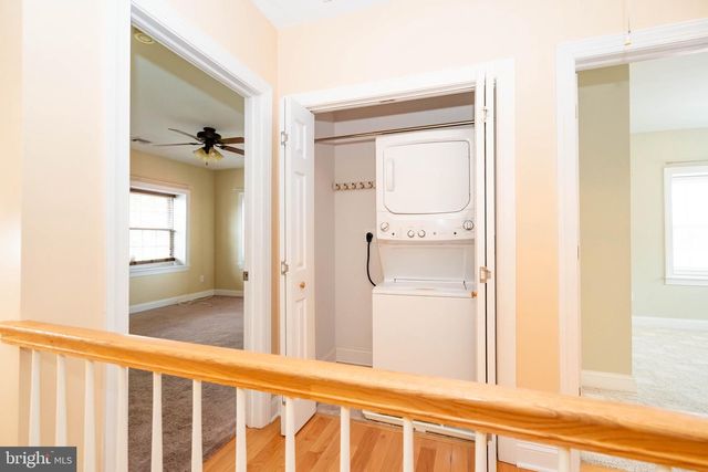 19 E BROAD ST #B-1, Trumbauersville, PA 18970