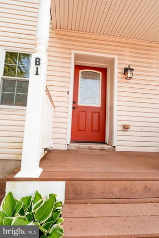 19 E BROAD ST #B-1, Trumbauersville, PA 18970