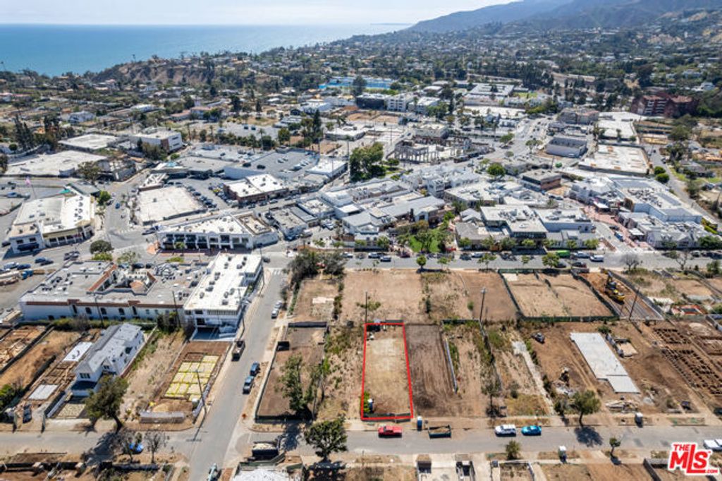 1011 Embury Street, Pacific Palisades (los Angeles), CA 90272