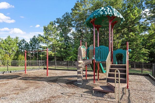 1305 Boxwood Trace Lane, Hillsborough, NC 27278