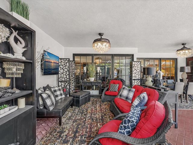 2116 NE 62nd Street, Fort Lauderdale, FL 33308